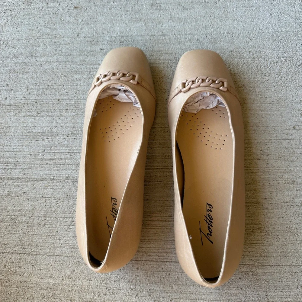 Trotters Womens Beige Leather‎ Chain Detail Square Loafers Ballet Flats 7 Wide